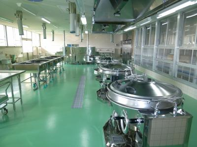 平成27年に完成した沖洲小学校の給食室の写真