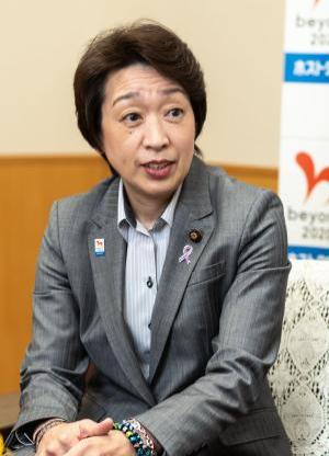 橋本聖子大臣の写真