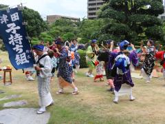 徳島県指定無形民俗文化財「津田の盆踊り」の様子